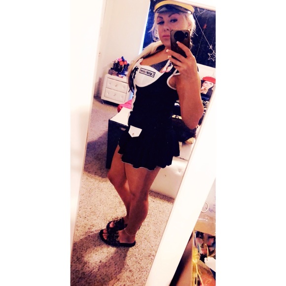 👩🏼‍✈️Captain layover costume (3pc) - Picture 4 of 8